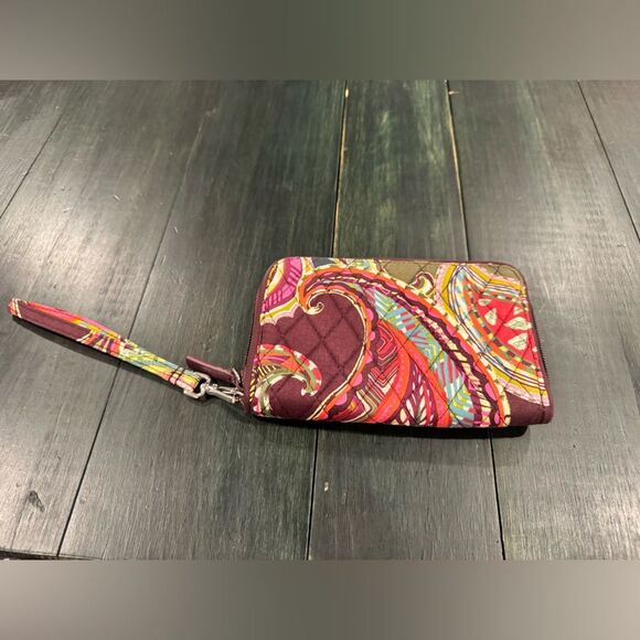 Vera Bradley RFID Grab & Go Wristlet in a colorful paisley print NWOT - Picture 2 of 6